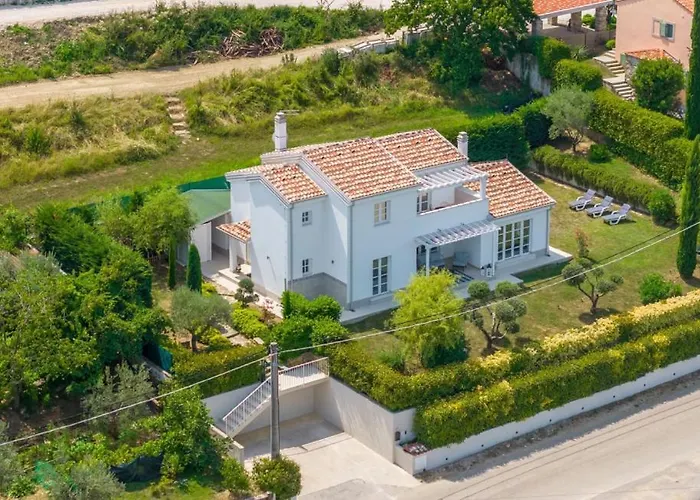 Beautiful Casa Garden Contesses In Momjan